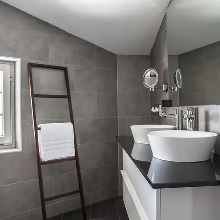 Josianne Зас-Фе